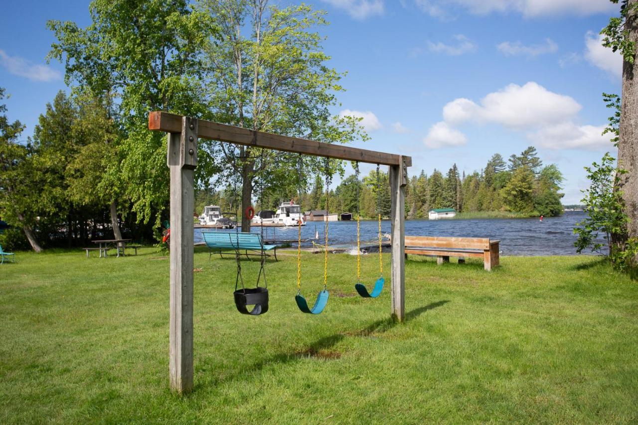 Fun Place With A Sandy Beach For Swimming, Boating, And Fishing, Featuring 3 Available Cabins Fenelon Falls المظهر الخارجي الصورة