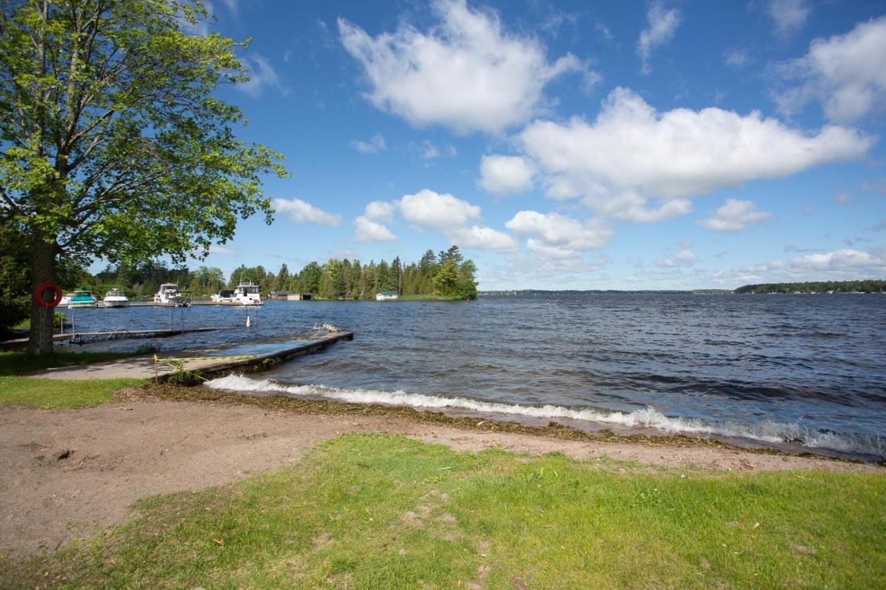 Fun Place With A Sandy Beach For Swimming, Boating, And Fishing, Featuring 3 Available Cabins Fenelon Falls المظهر الخارجي الصورة