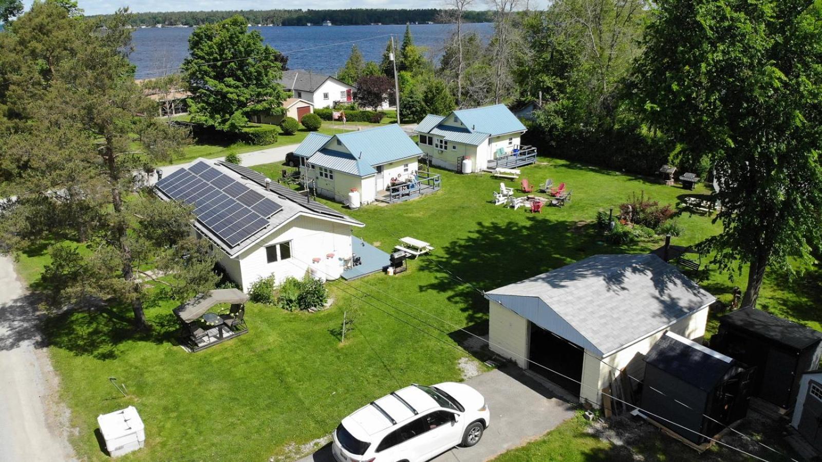 Fun Place With A Sandy Beach For Swimming, Boating, And Fishing, Featuring 3 Available Cabins Fenelon Falls المظهر الخارجي الصورة