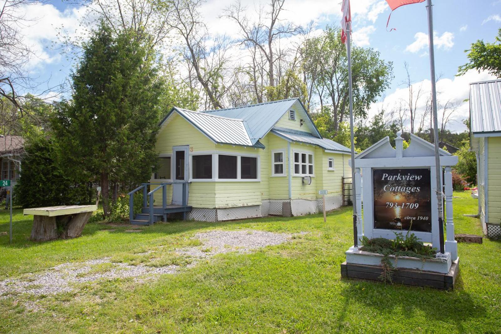 Fun Place With A Sandy Beach For Swimming, Boating, And Fishing, Featuring 3 Available Cabins Fenelon Falls المظهر الخارجي الصورة