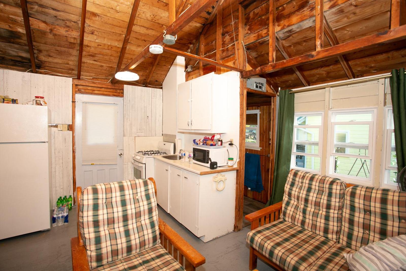 Fun Place With A Sandy Beach For Swimming, Boating, And Fishing, Featuring 3 Available Cabins Fenelon Falls المظهر الخارجي الصورة