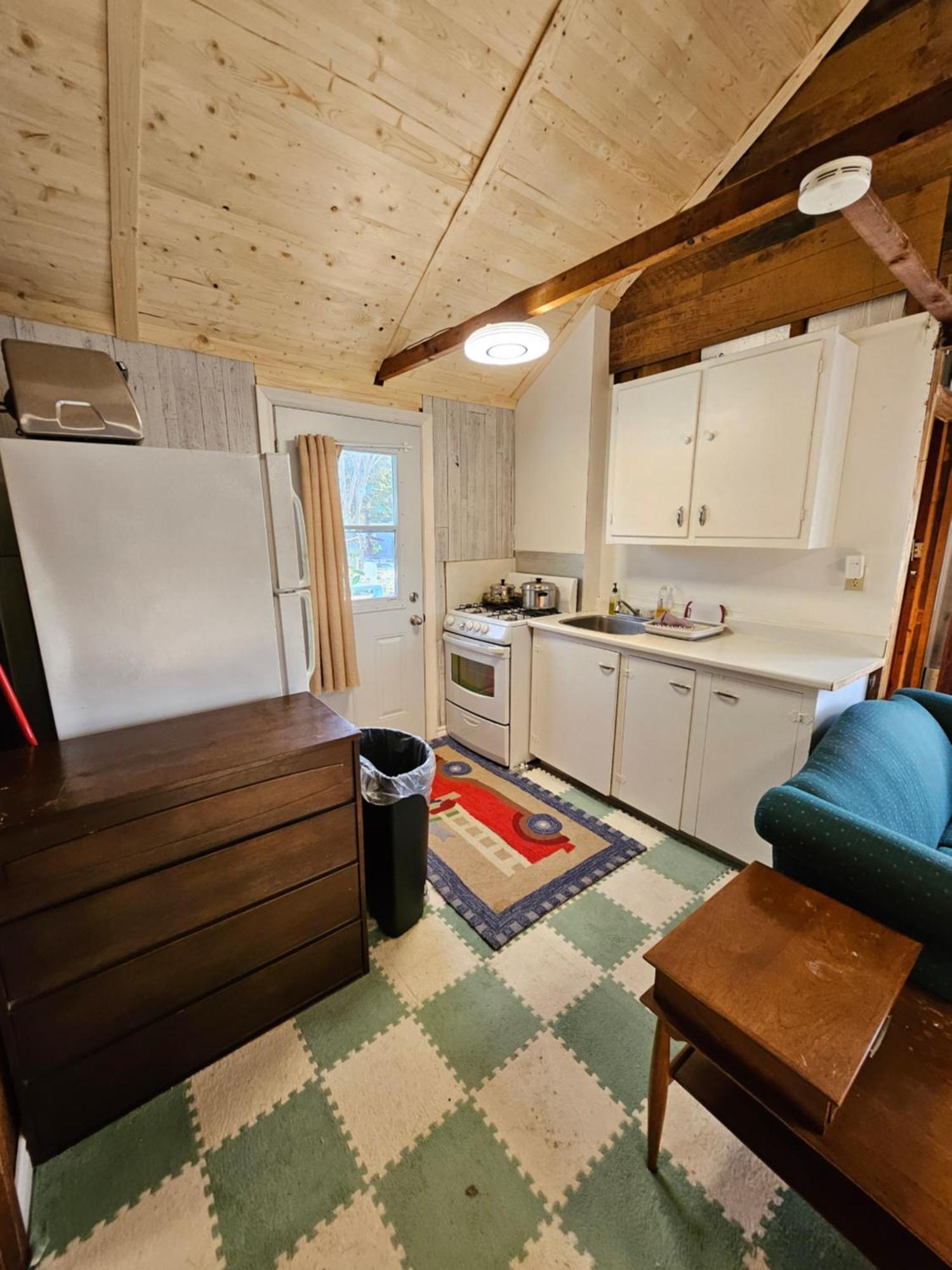 Fun Place With A Sandy Beach For Swimming, Boating, And Fishing, Featuring 3 Available Cabins Fenelon Falls المظهر الخارجي الصورة